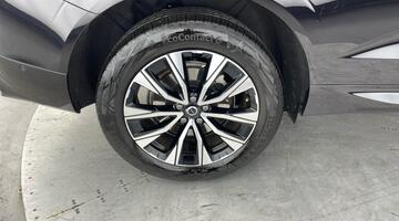 2024 Volvo 2.0 B5 MHEV Plus Auto Euro 6 5-door (Black) - Image: 34