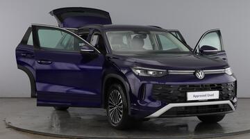 2025 Volkswagen ETSI MHEV Life DSG Euro 6 5-door (Purple) - Image: 9