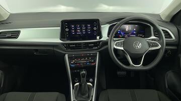 2025 Volkswagen TSI Match DSG Euro 6 5-door (Grey) - Image: 8