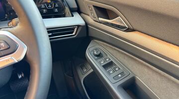 2025 Volkswagen TSI eHybrid 19.7kWh Style DSG Euro 6 5-door (Black) - Image: 28