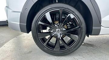 2024 Volkswagen 1.0 TSI R-Line DSG Euro 6 5-door (Silver) - Image: 28