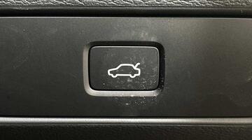 2022 Volvo Recharge 69kWh Plus Auto 5-door (Green) - Image: 30