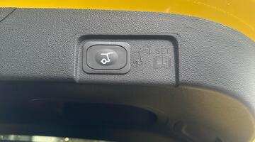 2026 Ford Standard Range 43kWh Premium Auto 5-door (Yellow) - Image: 20