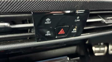 2025 Volkswagen 2.0 TSI R DSG 4Motion Euro 6 5-door (Black) - Image: 13