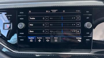 2025 Volkswagen 1.0 EVO Life Euro 6 5-door (Black) - Image: 40