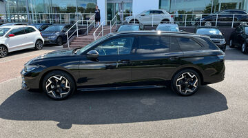 2025 Volkswagen ETSI MHEV R-Line DSG Euro 6 5-door (Black) - Image: 40