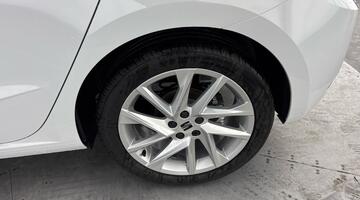 2025 SEAT 1.0 TSI FR DSG Euro 6 5-door (White) - Image: 31