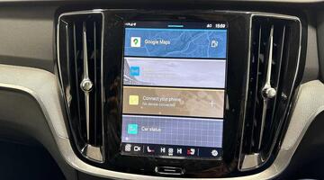 2025 Volvo 2.0 B4 MHEV Plus DCT Auto Euro 6 5-door (Black) - Image: 11