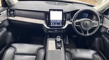 2025 Volvo 2.0 T8 18.8kWh Ultra Dark Auto 4WD Euro 6 5-door (Silver) - Image: 10