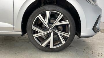 2022 Volkswagen 1.0 TSI R-Line DSG Euro 6 5-door (Silver) - Image: 5