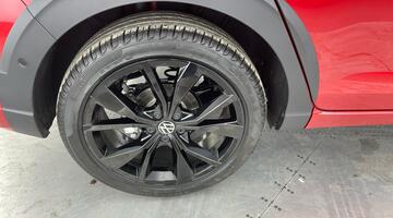 2025 Volkswagen 1.0 TSI Black Edition Euro 6 5-door (Black) - Image: 17