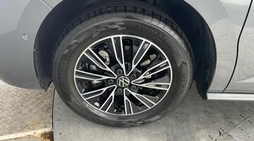 2025 Volkswagen 2.0 TDI Style Long MPV DSG Euro 6 5-door (Grey) - Image: 42