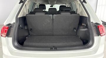 2021 Volkswagen 2.0 TDI Match DSG 4Motion Euro 6 5-door (White) - Image: 32