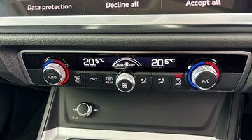 2024 Audi TFSI CoD 35 Sport S Tronic Euro 6 5-door (Black) - Image: 15