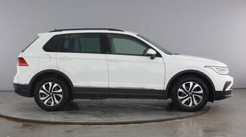 2022 Volkswagen TSI Active Euro 6 5-door (White) - Image: 4