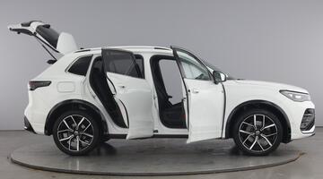 2024 Volkswagen 2.0 TDI R-Line DSG Euro 6 5-door (White) - Image: 10