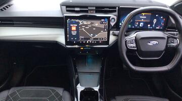 2025 Ford Standard Range 43kWh Premium Auto 5-door (White) - Image: 8