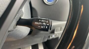 2019 Toyota VVT-h Dynamic CVT Euro 6 5-door (Grey) - Image: 25