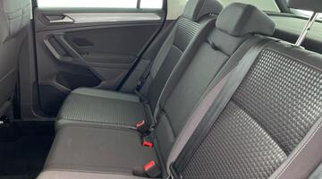 2022 Volkswagen TSI Active Euro 6 5-door (Black) - Image: 34