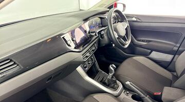 2022 Volkswagen 1.0 TSI Life Euro 6 5-door (Red) - Image: 2