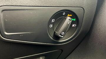 2019 Volkswagen 2.0 TDI Match 4Motion Euro 6 5-door (Silver) - Image: 19