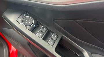 2020 Ford EcoBlue Zetec Euro 6 5-door (Red) - Image: 16