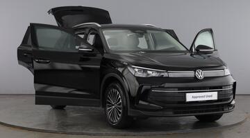 2025 Volkswagen ETSI MHEV Match DSG Euro 6 5-door (Black) - Image: 9