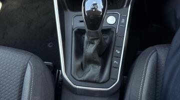 2025 Volkswagen 1.0 TSI Match DSG Euro 6 5-door (Black) - Image: 32