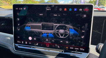 2025 Volkswagen ETSI MHEV R-Line DSG Euro 6 5-door (Black) - Image: 18