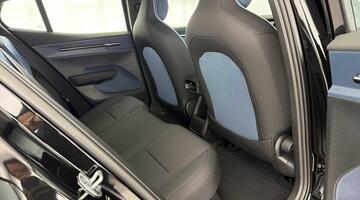 2025 Volvo Single Motor Extended Range 69kWh Plus Auto 5-door (Black) - Image: 28