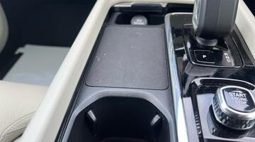 2025 Volvo 2.0 B5 MHEV Plus Auto Euro 6 5-door (Black) - Image: 55