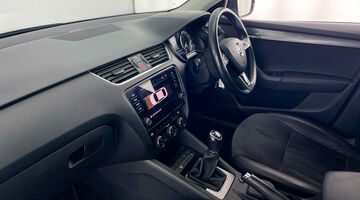 2017 Škoda TSI SE L Euro 6 5-door (Grey) - Image: 2