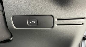 2025 Volvo 2.0 B3 MHEV Ultra Bright DCT Auto Euro 6 5-door (Blue) - Image: 15