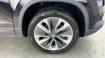 2024 Škoda TSI ACT SE L Euro 6 5-door (Black) - Image: 5