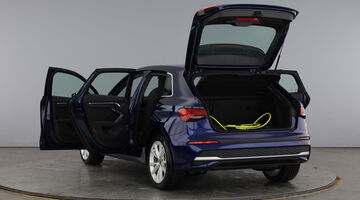 2025 Audi TFSIe 40 Sport Sportback S Tronic Euro 6 5-door 17.9kWh (Blue) - Image: 11