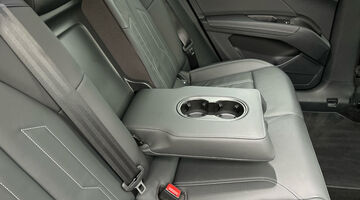 2025 Audi 45 S line Auto 5-door 82kWh (Blue) - Image: 9