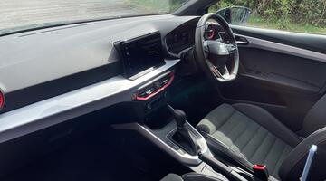 2025 SEAT TSI EVO FR Sport DSG Euro 6 5-door (Blue) - Image: 2