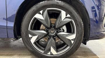 2025 CUPRA ETSI V2 DSG Euro 6 5-door (Blue) - Image: 5