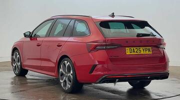 2025 Škoda 2.0 TSI vRS DSG Euro 6 5-door (Red) - Image: 3