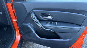 2022 Dacia TCe Prestige Euro 6 5-door (Orange) - Image: 26