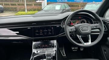 2025 Audi 4.0 TFSI V8 Black Edition Tiptronic quattro Euro 6 5-door (White) - Image: 8