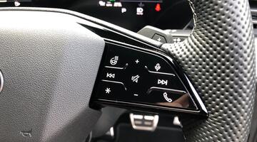 2025 Audi 2.0 TDI Launch Edition S Tronic quattro Euro 6 5-door (Black) - Image: 32