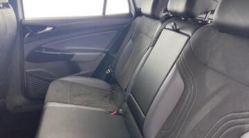 2022 Volkswagen Pure 52kWh Life Auto 5-door (White) - Image: 32