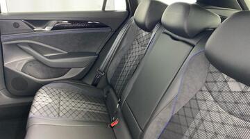 2025 Volkswagen 2.0 TSI R-Line DSG Euro 6 5-door (Black) - Image: 40