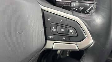 2022 Volkswagen 1.0 TSI Life DSG Euro 6 5-door (Red) - Image: 23