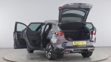 2025 CUPRA EHybrid 25.8kWh V2 DSG Euro 6 5-door (Grey) - Image: 11