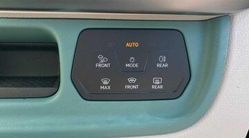 2025 Volkswagen Pro 79kWh Style Auto 5-door (SWB, 5Seat) (Black) - Image: 30