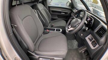 2025 Volkswagen Pro 79kWh Commerce Plus Auto 5-door (White) - Image: 39