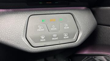 2025 Volkswagen Pro 77kWh Black Edition Auto 5-door (Black) - Image: 24