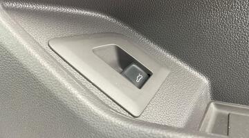 2025 Volkswagen 2.0 TDI Style Long MPV DSG Euro 6 5-door (Grey) - Image: 19